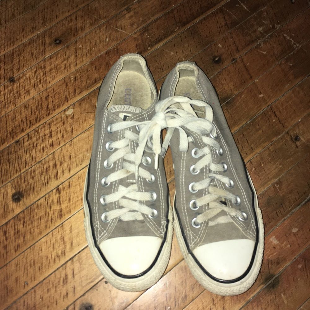 Converse gray size 7 low top sneakers